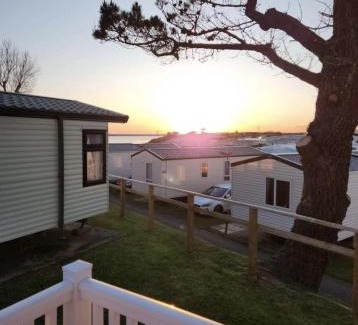 Weymouth Resort | Relaxing Holiday Home Chickerell View Littlesea Haven