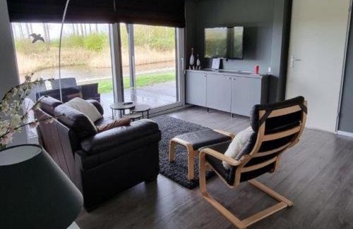 Kattendijke House | Relaxing Home Close to Diving Spots