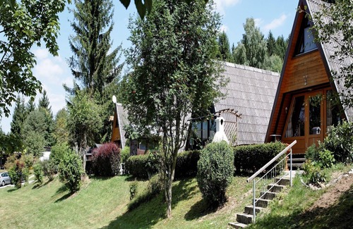 Waldkirchen House | Relaxing Home with Jacuzzi
