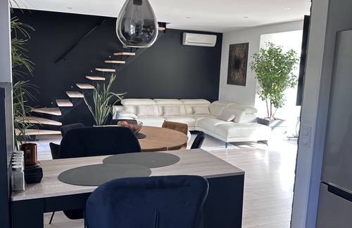Les Angles House | Relaxing house with pool