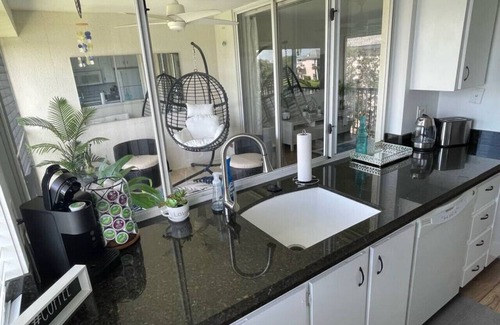 Jupiter Condo | Relaxing Jupiter Gem!