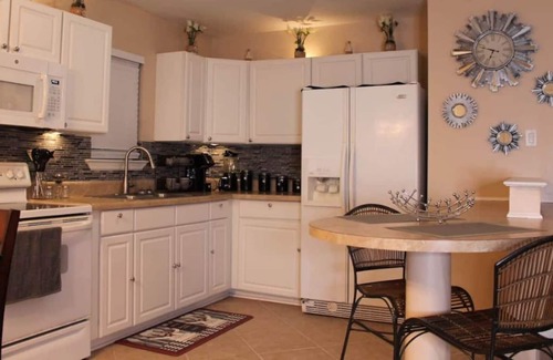 Tallahassee Villa | Relaxing King Bed Villa Downtown Tallahassee