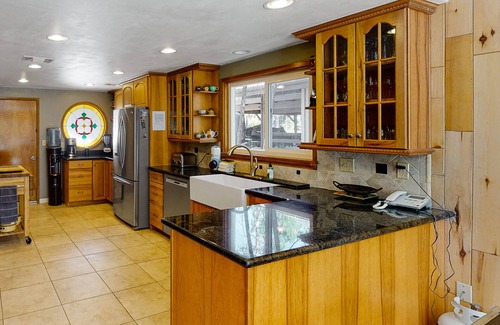 Bass Lake House | Relaxing lakefront Getaway w/private dock, deck, washer/dryer
