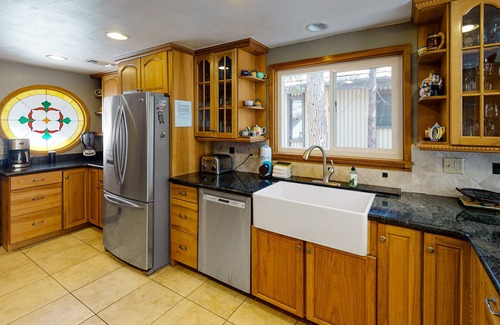Bass Lake House | Relaxing lakefront Getaway w/private dock, deck, washer/dryer