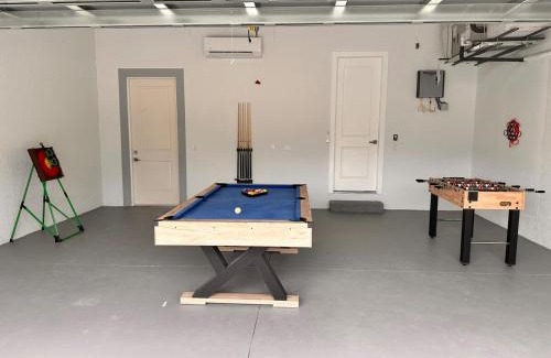 Port Charlotte House | Relaxing Little Getaway, Game Room!