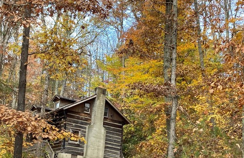 Five Points Cabin | Relaxing mountain cabin w/hot tub, fire table, and WiFi!