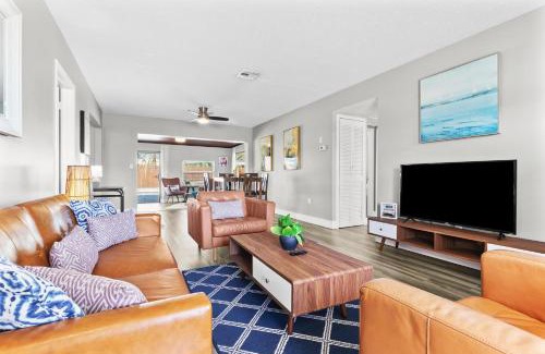 Plaza Terrace Villa | Relaxing Pool Home for Family Getaway Close to Tampa Zoo, Busch Gardens, Restaurants and Shopping!