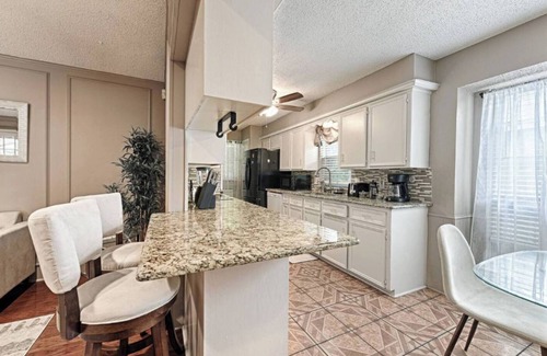 Richardson House | Relaxing Richardson Getaway – 5 Bedrooms with A/C