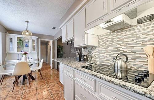 Richardson House | Relaxing Richardson Getaway – 5 Bedrooms with A/C