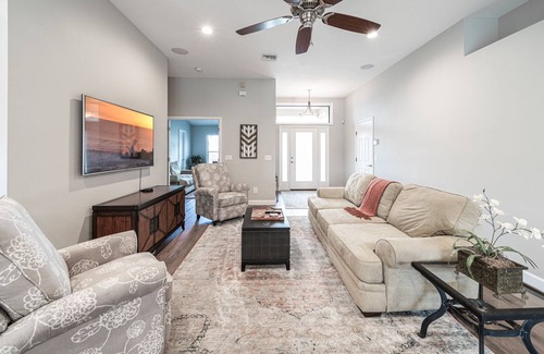 North Fort Myers House | Relaxing Riverfront Escape, Sleeps 4, Electric Vehicle Charging, Pet Friendly!