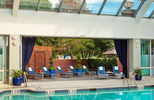East Cambridge House | Relaxing Room in central Cambridge w/Pool & Charles River Views