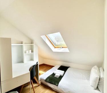 East Acton House | Relaxing Room in Spacious House
