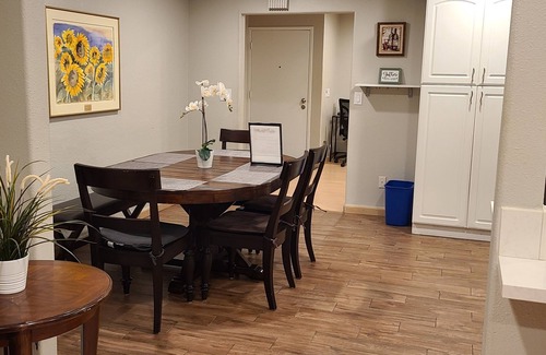 Mira Mesa House | Relaxing Sunny Diego Style & Working Remotely!