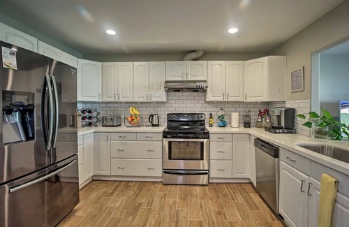 Mira Mesa House | Relaxing Sunny Diego Style & Working Remotely!