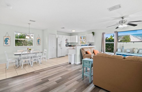 Indialantic House | Relaxing Townhome 3 BR 2 BA Steps from the Beach