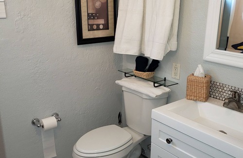 El Paso Apartment | Relaxing Two Bedroom Apartment