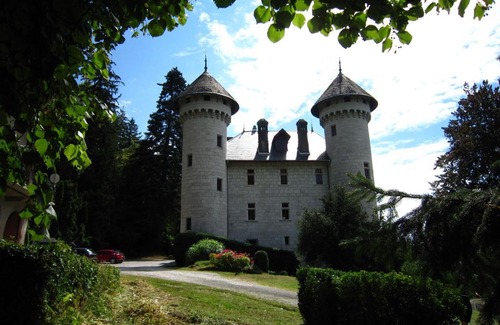 Serrieres-en-Chautagne House | Relaxing villa in Caillan with private pool