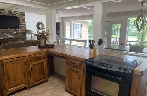 Florence House | Relaxing Waterfront Home, with plenty of privacy, on beautiful Shoal Creek!