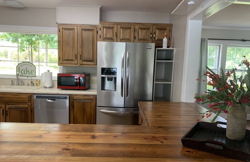 Florence House | Relaxing Waterfront Home, with plenty of privacy, on beautiful Shoal Creek!