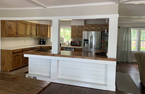 Florence House | Relaxing Waterfront Home, with plenty of privacy, on beautiful Shoal Creek!