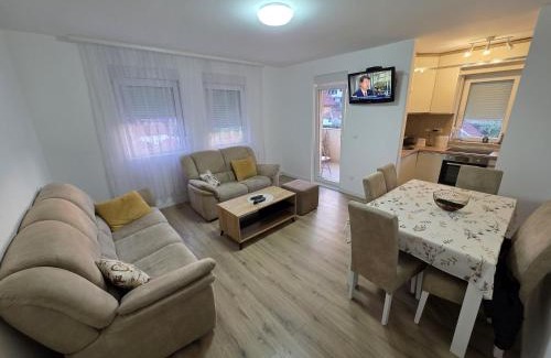 Novi Pazar Apartment | Relje krilatice