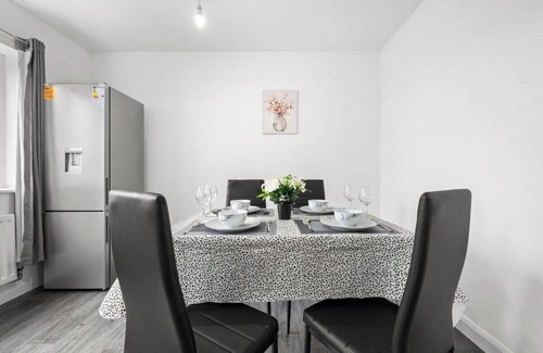 Failsworth House | Relocators Month Stays Business