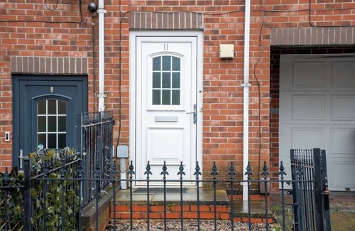 Failsworth House | Relocators Month Stays Business