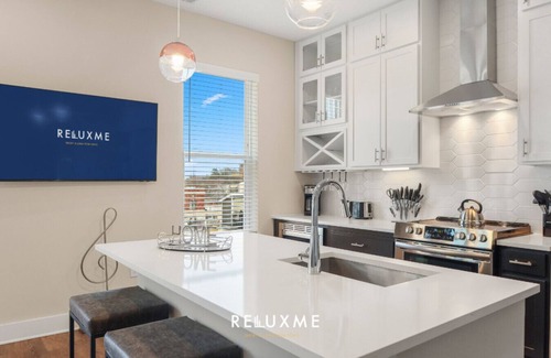 Fourth Ward Apartment | Reluxme | Lux 3BR Condo w/Skyline View + Stadiums