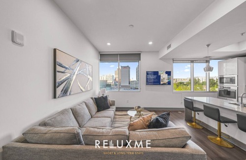 Second Ward Condo | Reluxme | Uptown 3BR Lux High Rise w/Skyline🌇