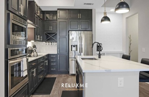 Fourth Ward Apartment | Reluxme | Uptown High-Rise w/Stunning Views