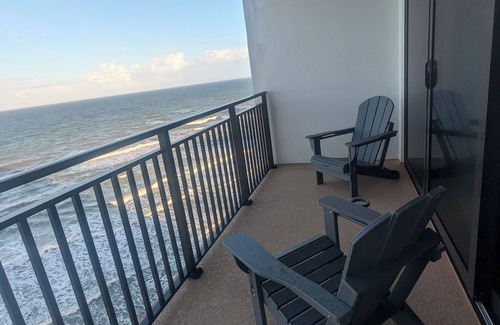Mardel Beach Condo | Remarkable 15th floor direct ocean view!