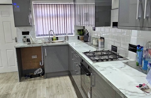 Bradford House | Remarkable 4-bed House in Bradford