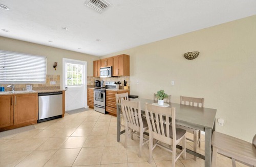 Oyster Bay House | Remodel Home w/Heated pool, patio & gas grill