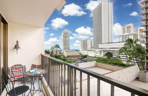 Waikiki Apartment | Remodeled 1BR Near Waikiki Beach with Free Parking!