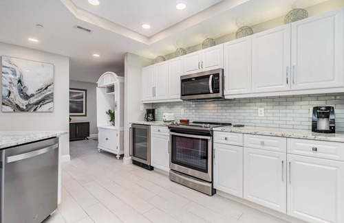 Arcadian Shores Condo | Remodeled 3 BdRm Unit-Full Acces-908 Margate