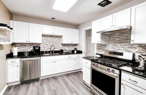 South Westminster House | Remodeled 4 bdrm house with game room & Hot tub