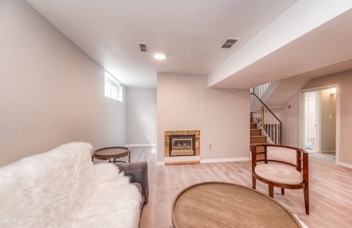 Victoria Hills House | Remodeled 5 beds home with brand-new appliances