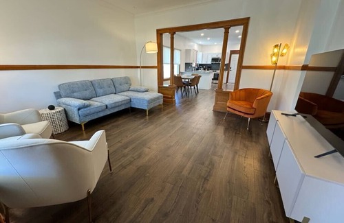 Lakewood House | Remodeled 5 min Walk to Bars/Food, 10 min to DT