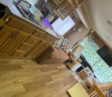 Ludlam Other | Remodeled and Comfortable RV - FREE PARKING