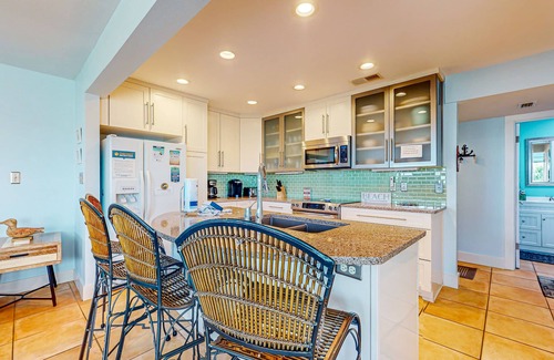 Pensacola Beach House | Remodeled beachside townhome w/Gulf views and pools - snowbirds welcome
