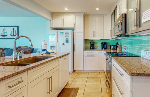Pensacola Beach House | Remodeled beachside townhome w/Gulf views and pools - snowbirds welcome
