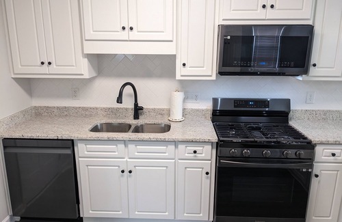 Augusta House | Remodeled Bungalow walking distance to Augusta National