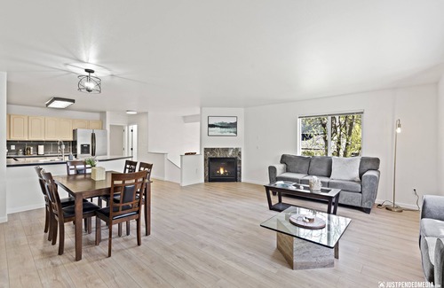 Abbott Loop House | Remodeled central townhouse w/fireplace bike trails & parks
