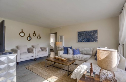 Solana Beach House | Remodeled charming Solana Beach home near Del Mar Racetrack