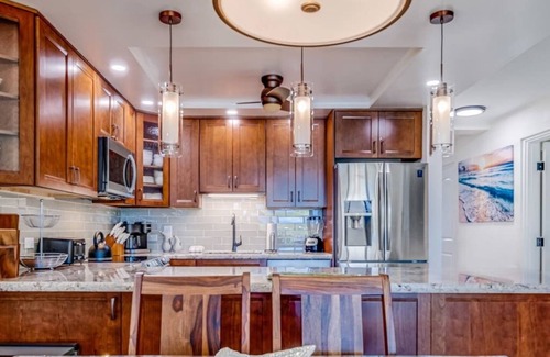 Kihei Condo | Remodeled Condo W/Ocean Views-Kamaole Sands 10301