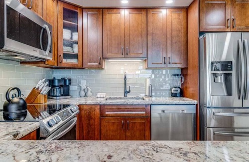 Kihei Condo | Remodeled Condo W/Ocean Views-Kamaole Sands 10301