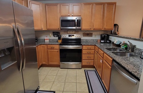 Pigeon Forge Condo | Remodeled Condo, Walk-in Shower, Arcade, King Bed, Pools & Walk to Parkway