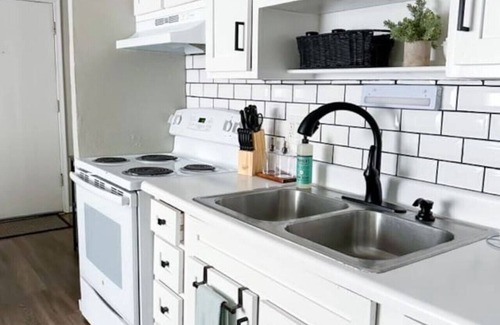 Congress Park Apartment | ❊ ❊ ❊ Remodeled Congress Park Flat ❊ ❊ ❊ With Free Reserved Parking