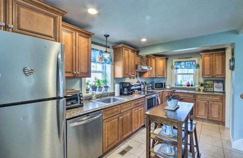Central Waterford House | Remodeled Farmhouse in Waterford Near 2 Beaches!