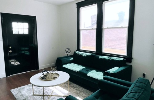 Tulane - Gravier House | Remodeled historical 4 bedroom 7 min away from the French Quarter.